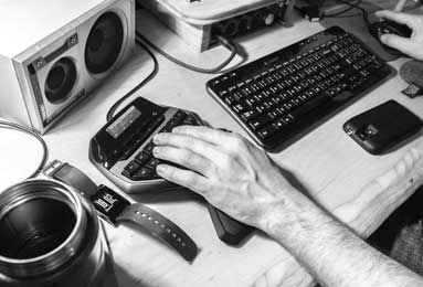 乐鱼APP下载-特拉布宗体育创意视频：奥纳纳加盟后将手机壁纸换成新东家