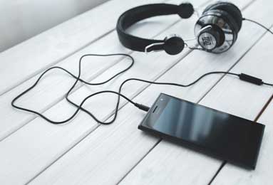 乐鱼APP下载-特拉布宗体育创意视频：奥纳纳加盟后将手机壁纸换成新东家